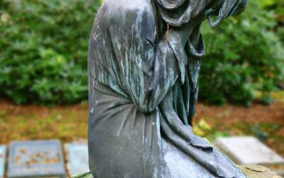 When Your Heart Is Breaking — How to Lament, not Sorrow